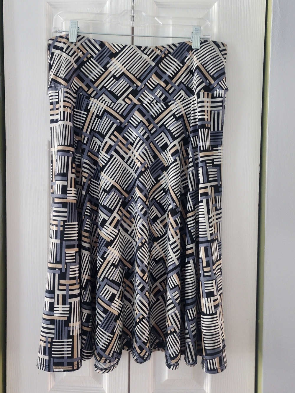 Ashley Blue Geometric Print Skirt in Black, White, Gray, and Beige A-line SizeXL